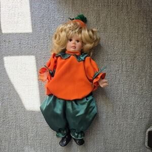 VTG Teenie Friends November Novella Pumpkin Doll Plastic Face Fall Theme